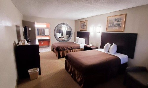 Executive Inn - image 5