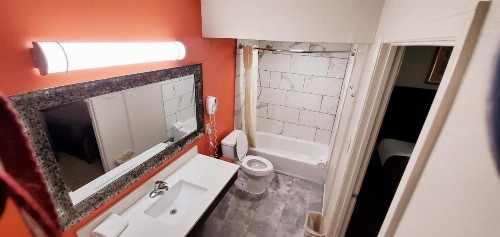Executive Inn - image 8