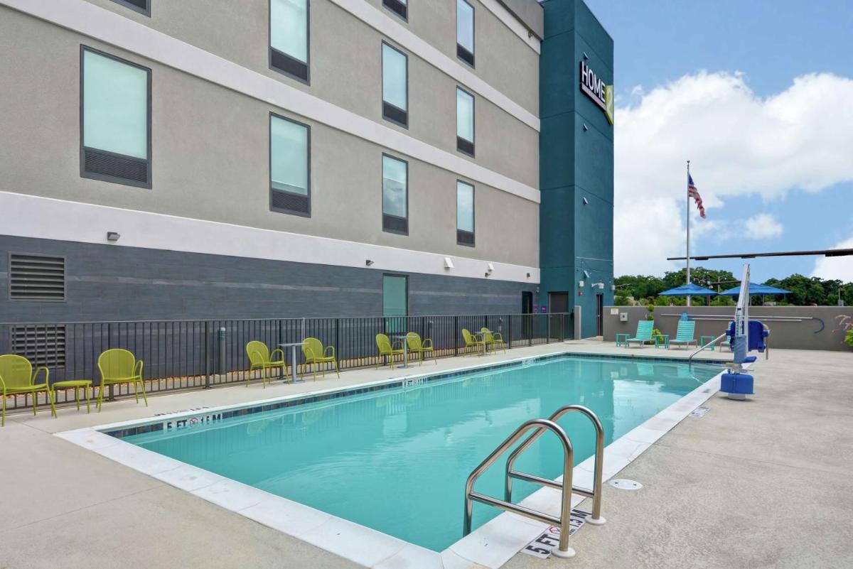 Home2 Suites Pensacola I-10 At North Davis Hwy - image 2