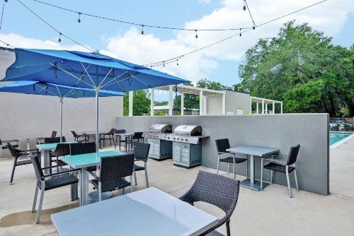 Home2 Suites Pensacola I-10 At North Davis Hwy - image 8