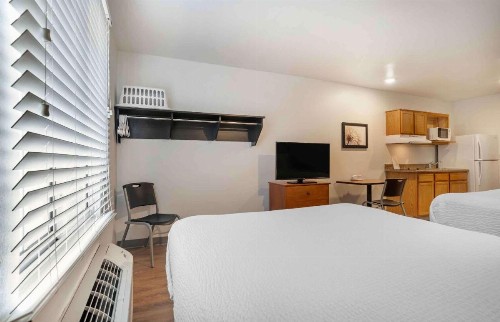 Woodspring Suites Pensacola Northeast - image 10