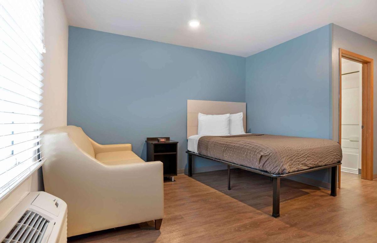 Woodspring Suites Pensacola Northeast - image 3