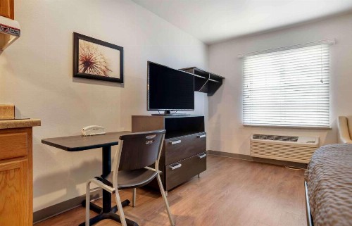 Woodspring Suites Pensacola Northeast - image 8