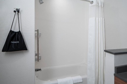 Fairfield Inn & Suites by Marriott Pensacola West I-10 - image 7