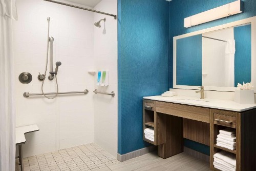 Home2 Suites by Hilton Pensacola I 10 Pine Forest Road FL - image 3