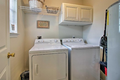 Pensacola Home with Furnished Patio - 1 Mi to Bay - image 10