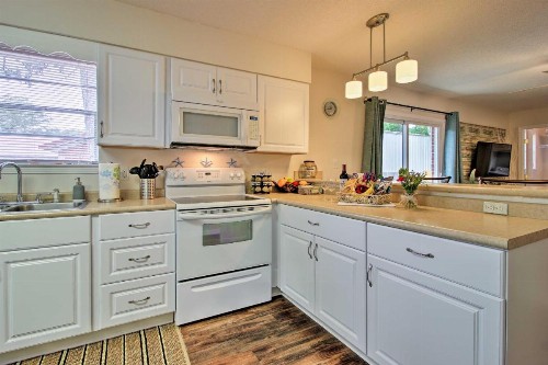 Pensacola Home with Furnished Patio - 1 Mi to Bay - image 11