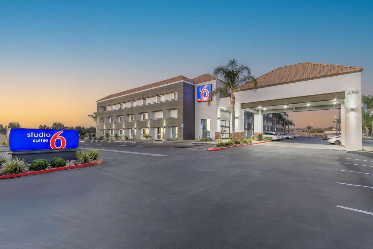 Red Lion Inn & Suites Perris - main image