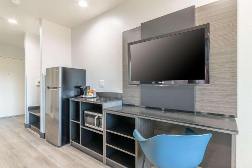 Red Lion Inn & Suites Perris - image 12