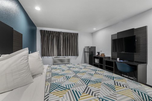 Red Lion Inn & Suites Perris - image 42