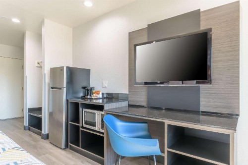 Red Lion Inn & Suites Perris - image 5