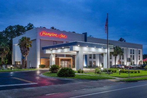 Hampton Inn Perry - image 20