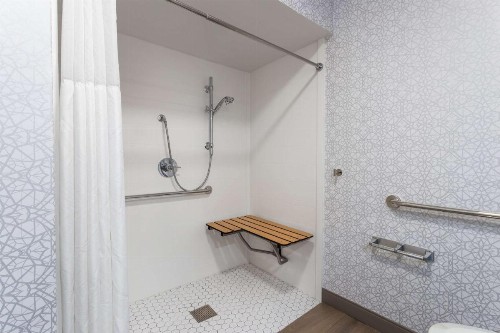 Hampton Inn Perry - image 7