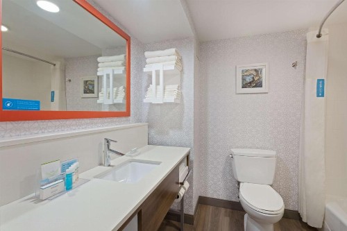 Hampton Inn Perry - image 9