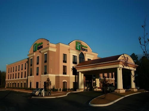 Holiday Inn Express Hotel & Suites Perry an IHG Hotel - image 1