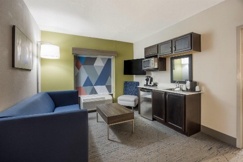 Holiday Inn Express Hotel & Suites Perry an IHG Hotel - image 39