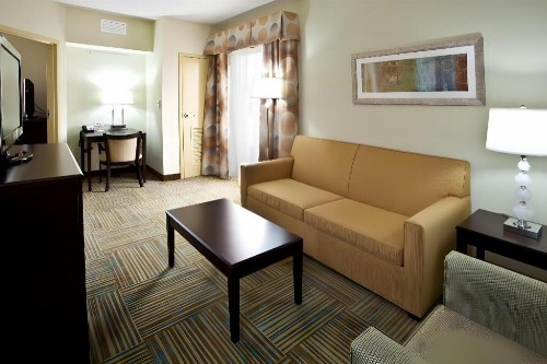 Holiday Inn Express Hotel & Suites Perry an IHG Hotel - image 40
