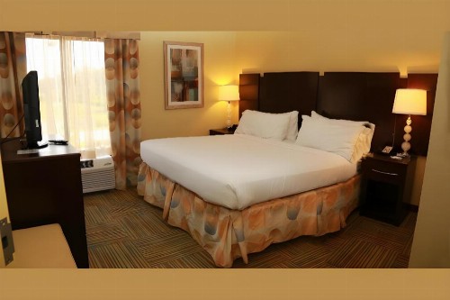 Holiday Inn Express Hotel & Suites Perry an IHG Hotel - image 42