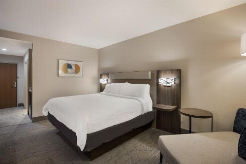 Holiday Inn Express Hotel & Suites Perry an IHG Hotel - image 49