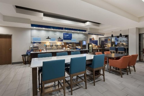 Holiday Inn Express Hotel & Suites Perry an IHG Hotel - image 6