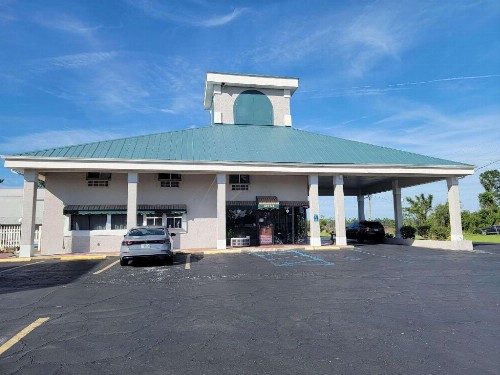 Econo Lodge Perry - image 7