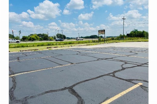 Budget Inn - Perrysburg - image 11