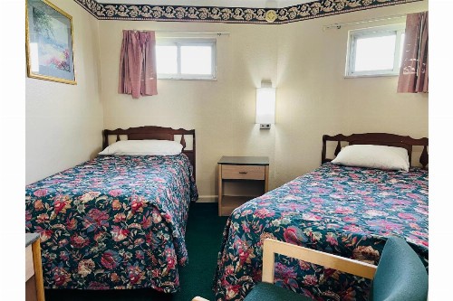 Budget Inn - Perrysburg - image 21