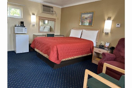 Budget Inn - Perrysburg - image 28
