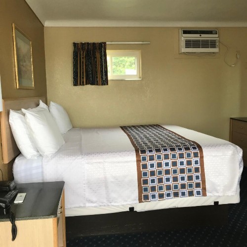 Budget Inn - Perrysburg - image 31