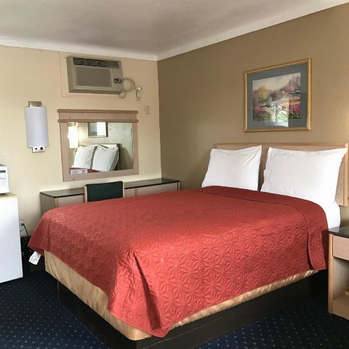 Budget Inn - Perrysburg - image 37