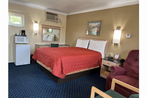 Budget Inn - Perrysburg - image 5