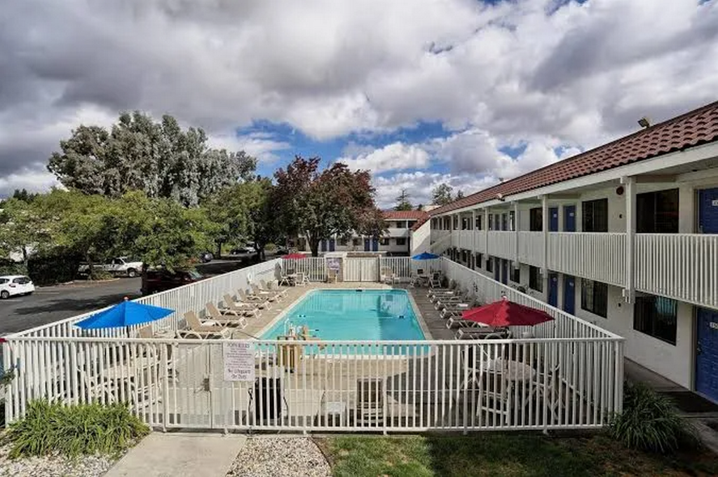 Motel 6-Petaluma CA - main image