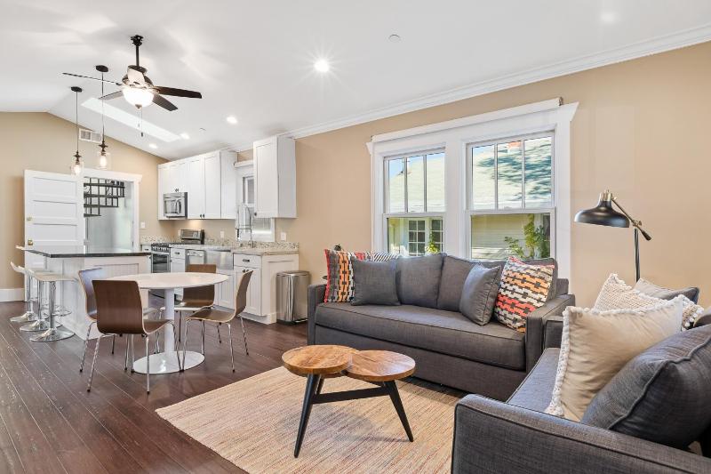 Apartment in Petaluma #140855 - main image