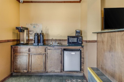 Americas Best Value Inn - Petaluma - image 4
