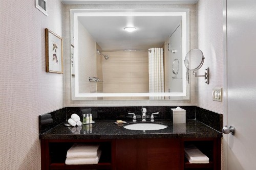 DoubleTree by Hilton Philadelphia Center City - image 20