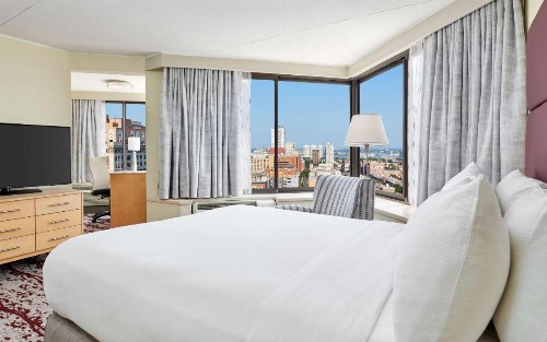 DoubleTree by Hilton Philadelphia Center City - image 3