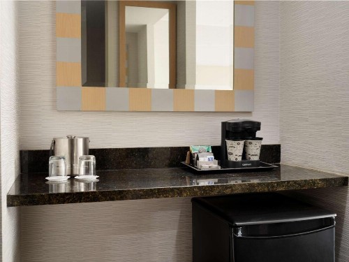 DoubleTree by Hilton Philadelphia Center City - image 4