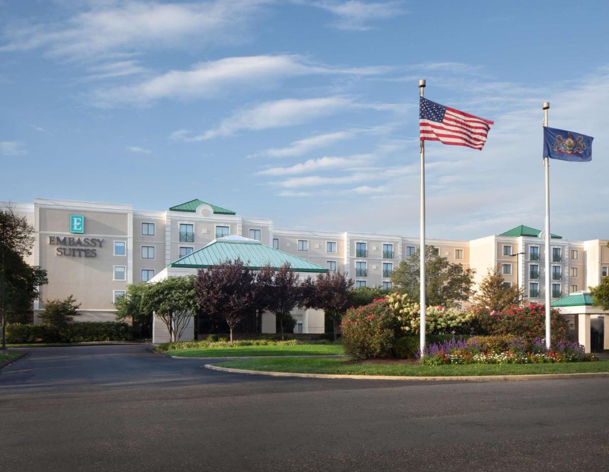 Embassy Suites by Hilton Philadelphia Airport - image 2