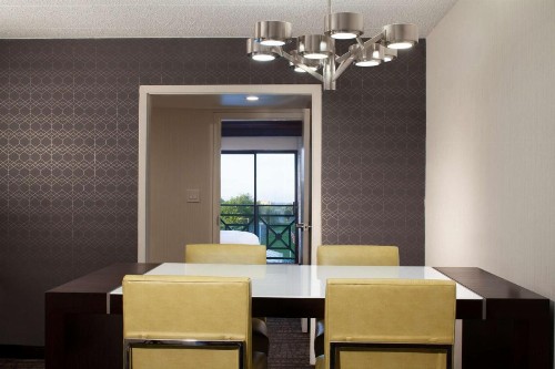 Embassy Suites by Hilton Philadelphia Airport - image 33