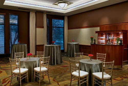 The Inn at Penn A Hilton Hotel - image 38