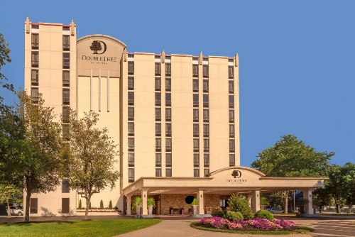 DoubleTree by Hilton Philadelphia Airport - image 1