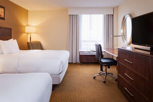 DoubleTree by Hilton Philadelphia Airport - image 18