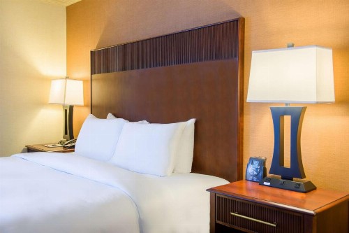 DoubleTree by Hilton Philadelphia Airport - image 22