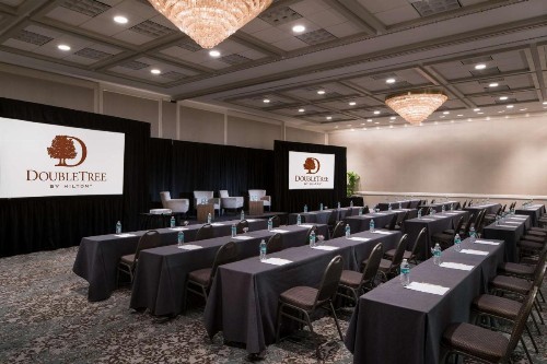 DoubleTree by Hilton Philadelphia Airport - image 27