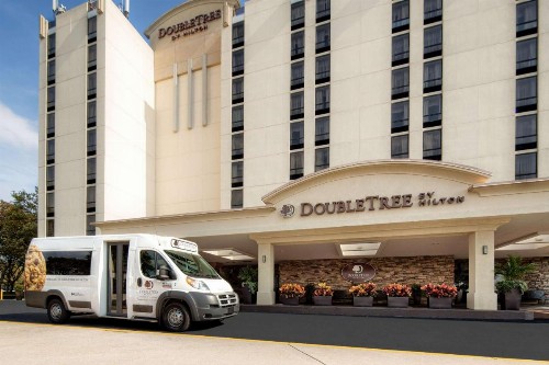 DoubleTree by Hilton Philadelphia Airport - image 3
