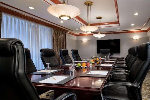DoubleTree by Hilton Philadelphia Airport - image 30