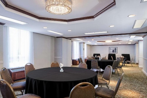 DoubleTree by Hilton Philadelphia Airport - image 38