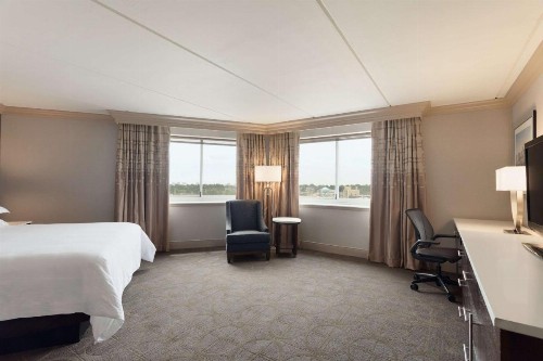 Hilton Philadelphia City Avenue - image 13