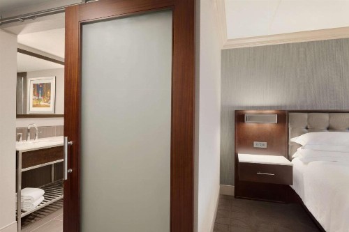 Hilton Philadelphia City Avenue - image 18