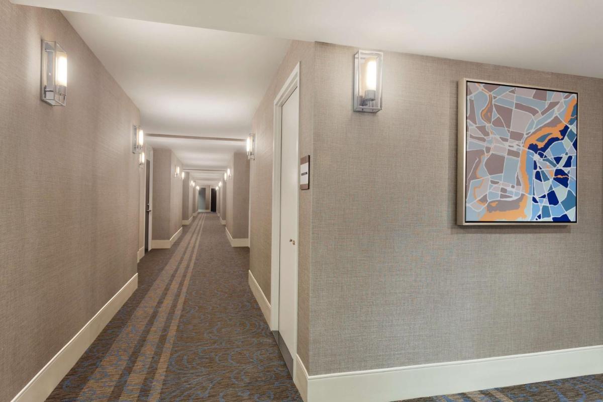 Hilton Philadelphia City Avenue - image 3